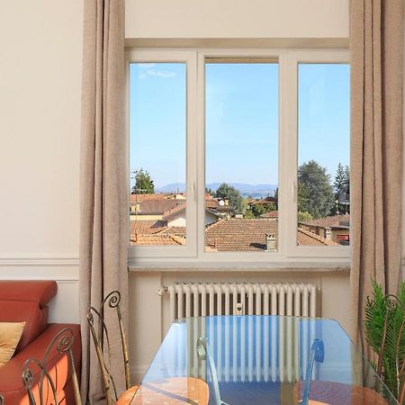 Apartamento Iris Daire Lesa Dış mekan fotoğraf