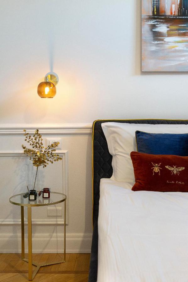 Apartamento Iris Daire Lesa Dış mekan fotoğraf