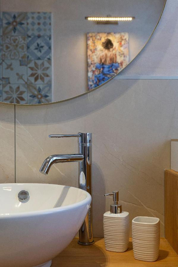 Apartamento Iris Daire Lesa Dış mekan fotoğraf