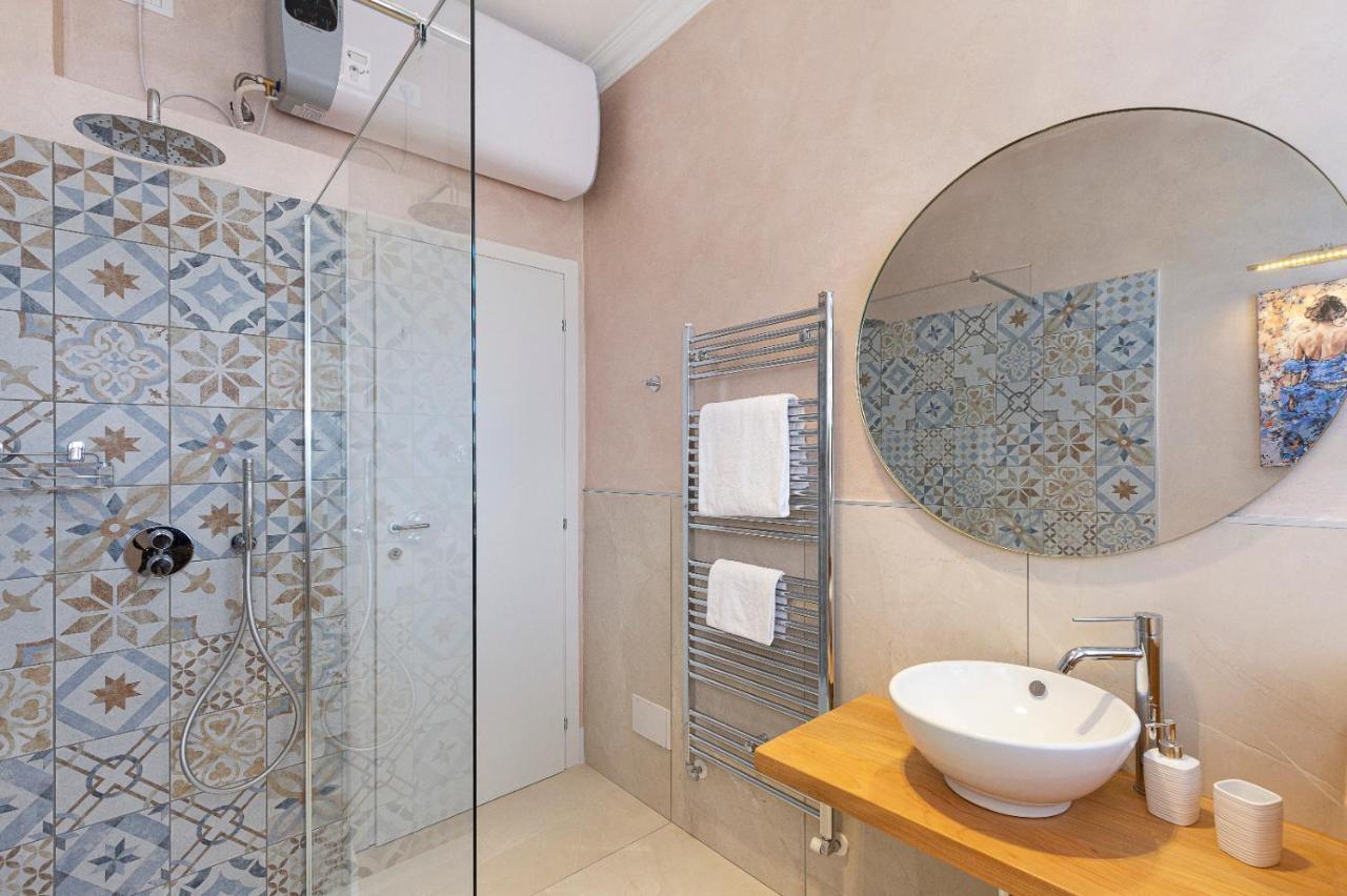 Apartamento Iris Daire Lesa Dış mekan fotoğraf